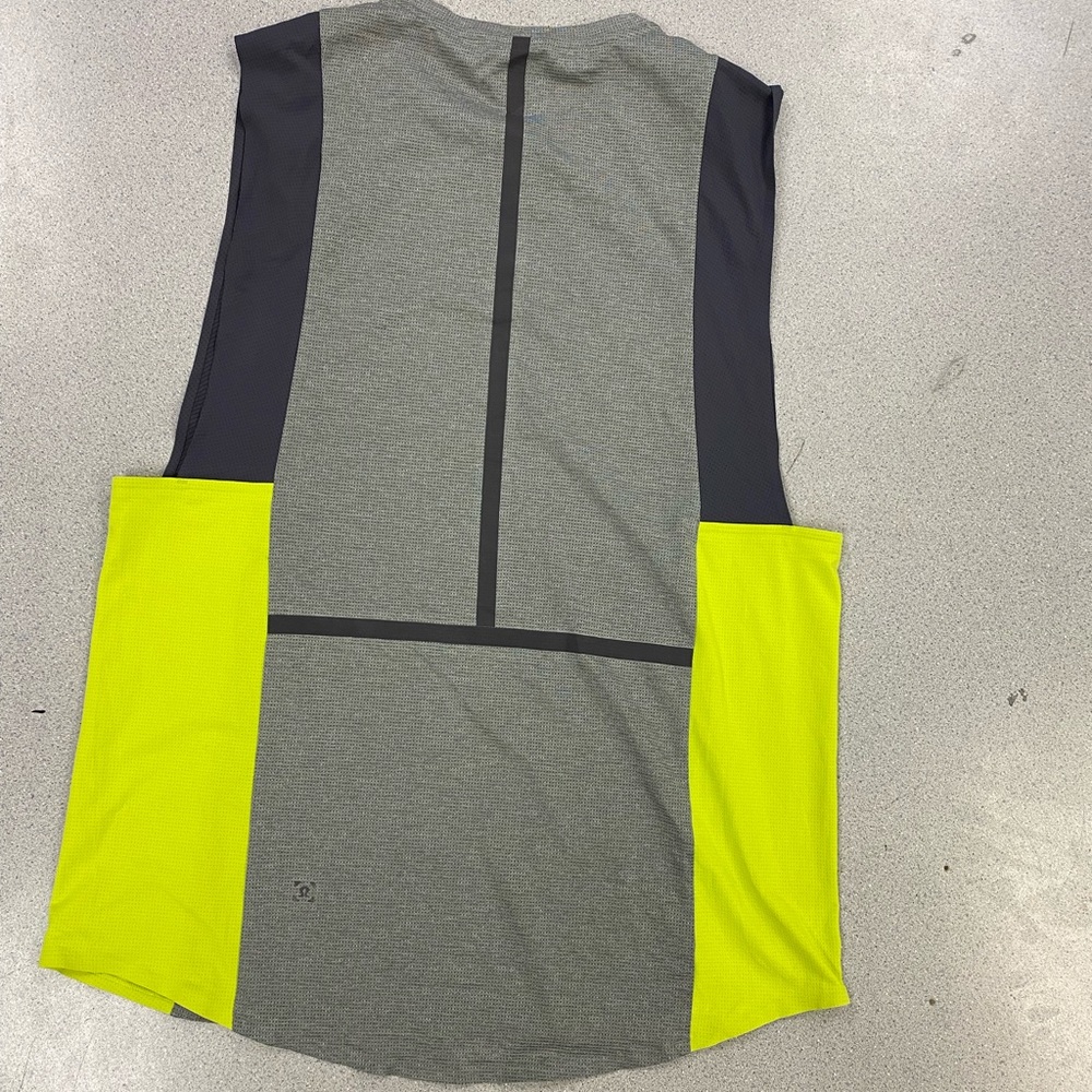 Lululemon tank top.